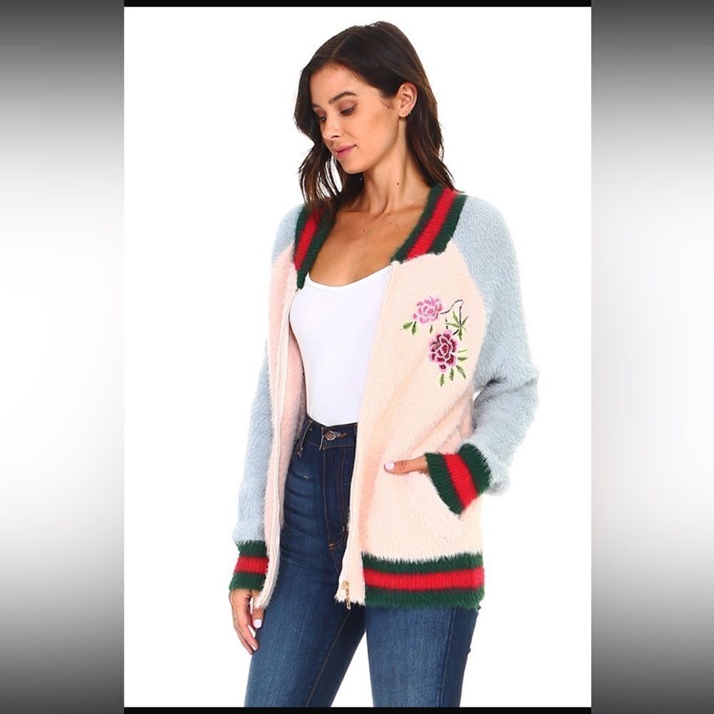 Selfie Couture Trendology Womens Sweater Sz S/M Colorblock Zípper Flowers NWT - Picture 3 of 17